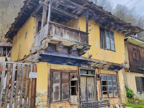 Къща в с. Скандалото, Област Ловеч - 191 кв.м за 107 €/кв.м - Снимка #1