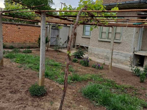 Къща в Русе, Здравец Север 1 - 1253 кв.м за 24 €/кв.м - Снимка #1