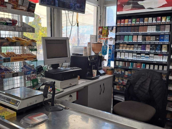 Дава се под наем Магазин в Смолян, Стар център - 100 кв.м за 6295.95 € - Снимка #1