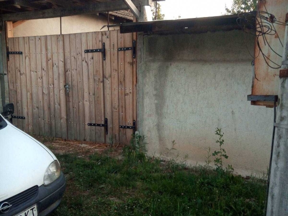 Къща в с. Драгоево, Област Шумен - 250 кв.м за 100 €/кв.м - Снимка #1