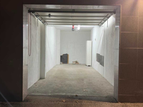 Дава се под наем Гараж / Паркомясто в София, Хиподрума - 28 кв.м за 250 € - Снимка #1
