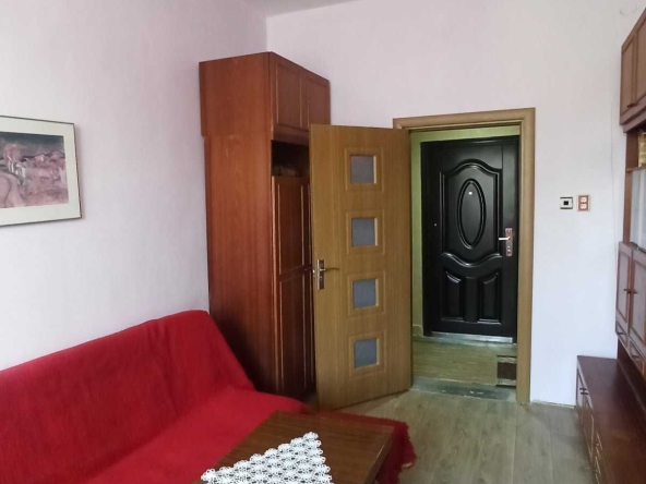 Дава се под наем Двустаен апартамент в Бургас, Център - 65 кв.м за 408 € - Снимка #1