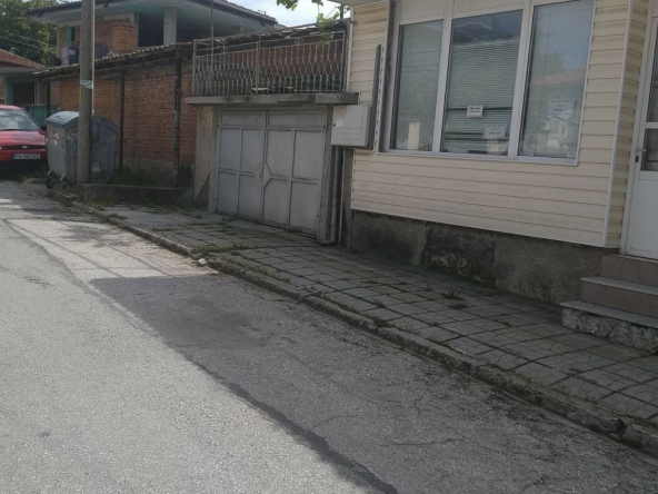 Къща в Панагюрище - 360 кв.м за 223 €/кв.м - Снимка #1