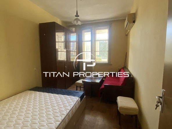 Дава се под наем Тристаен апартамент в Бургас, Център - 60 кв.м за 408 € - Снимка #1