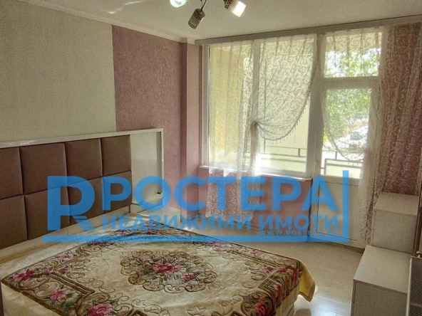 Дава се под наем Тристаен апартамент в Търговище, Център - 90 кв.м за 249.9 € - Снимка #1