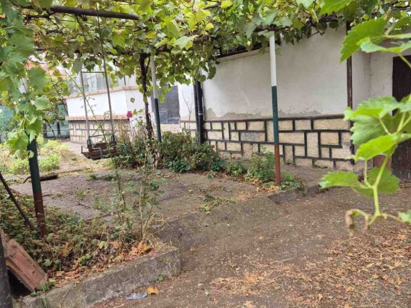 Къща в Левски - 100 кв.м за 620 €/кв.м - Снимка #1