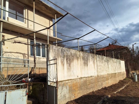 Къща в Кюстендил, Бузлуджа - 90 кв.м за 391 €/кв.м - Снимка #1