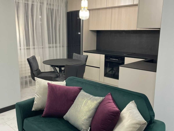 Тристаен апартамент в Варна, Чайка - 85 кв.м за 3400 €/кв.м - Снимка #1