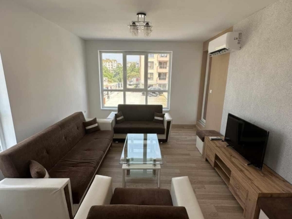 Дава се под наем Тристаен апартамент в Пловдив, Остромила - 80 кв.м за 550 € - Снимка #1