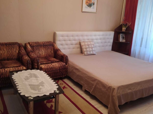 Дава се под наем Едностаен апартамент в Варна, Аспарухово - 42 кв.м за 255 € - Снимка #1