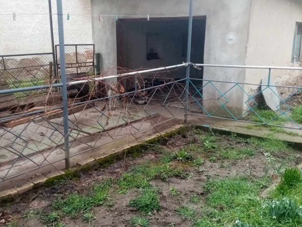 Къща в с. Рибен, Област Плевен - 200 кв.м за 102 €/кв.м - Снимка #1