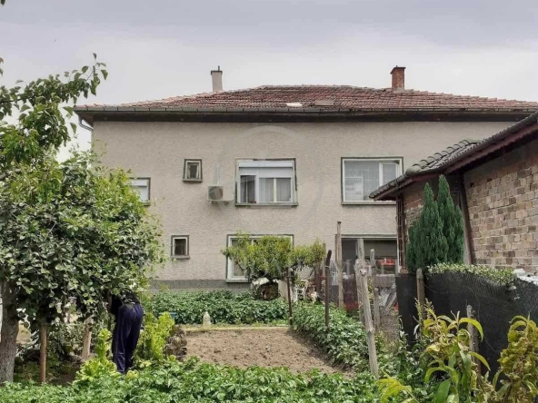 Къща в с. Браниполе, Област Пловдив - 150 кв.м за 1200 €/кв.м - Снимка #1