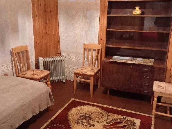 Дава се под наем Къща в Лясковец - 70 кв.м за 255 € - Снимка #1