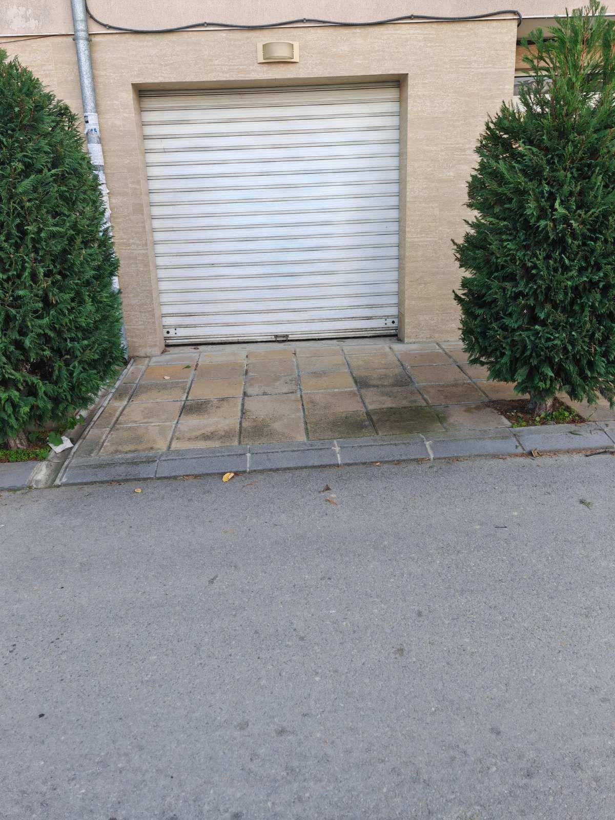 Дава се под наем Гараж / Паркомясто в с. Аспарухово, Област Варна - 22 кв.м за 102 € - Снимка #1