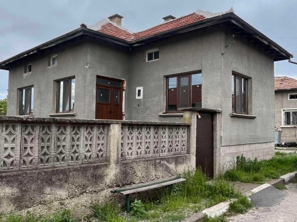 Къща в Казанлък - 80 кв.м за 657 €/кв.м - Снимка #1