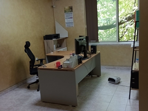 Дава се под наем Офис в Стара Загора, Център - 24 кв.м за 127.5 € - Снимка #1