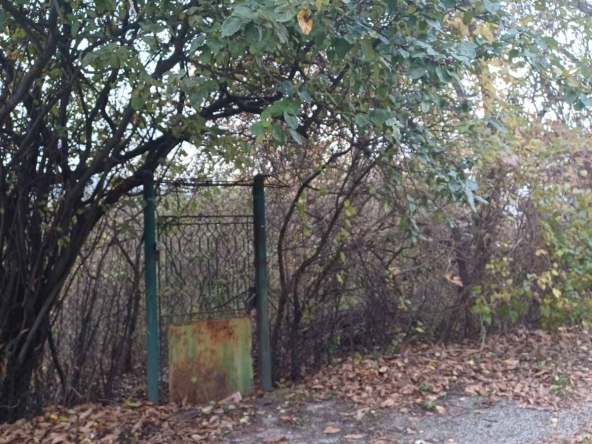 Парцел в Перник, Ладовица - 1037 кв.м за 87 €/кв.м - Снимка #1