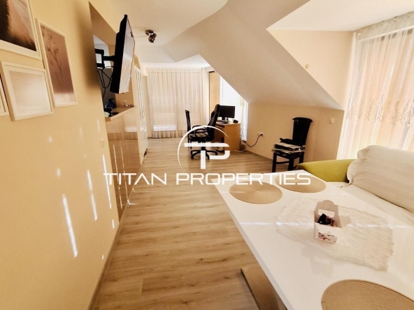 Дава се под наем Многостаен апартамент в Бургас, Сарафово - 240 кв.м за 612 € - Снимка #1