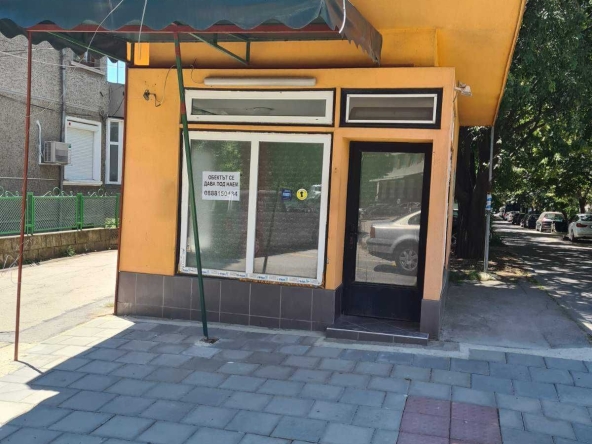 Дава се под наем Магазин в Варна, Цветен квартал - 15 кв.м за 13770 € - Снимка #1