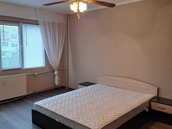 Дава се под наем Двустаен апартамент в Русе, Здравец - 45 кв.м за 255 € - Снимка #1