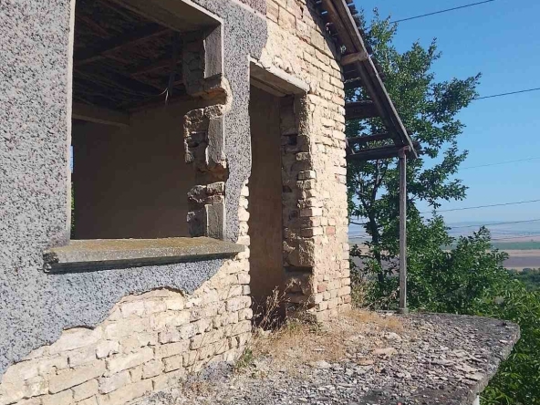 Земеделски имот в с. Мадара, Област Шумен -  кв.м за 7650 €/дка - Снимка #1