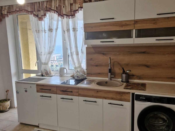Дава се под наем Едностаен апартамент в Варна, м-т Траката - 53 кв.м за 360 € - Снимка #1