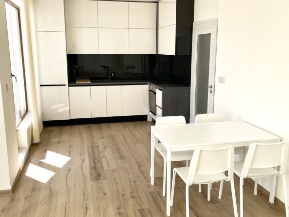 Дава се под наем Тристаен апартамент в Варна, м-т Зеленика - 90 кв.м за 900 € - Снимка #1