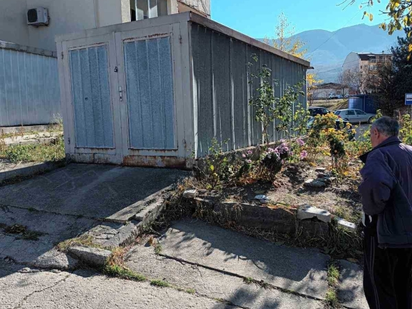 Гараж / Паркомясто в Пазарджик, Идеален център - 14 кв.м за 91 €/кв.м - Снимка #1