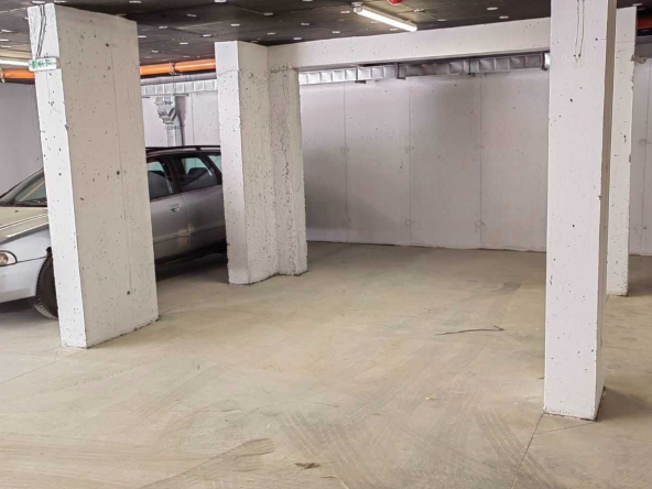 Дава се под наем Гараж / Паркомясто в София, Дружба 1 - 20 кв.м за 86.7 € - Снимка #1