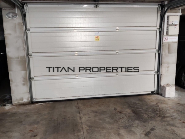 Гараж / Паркомясто в Бургас, Славейков - 18 кв.м за 889 €/кв.м - Снимка #1