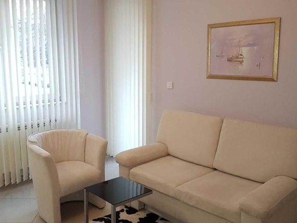 Дава се под наем Двустаен апартамент в София, Лозенец - 61 кв.м за 640 € - Снимка #1