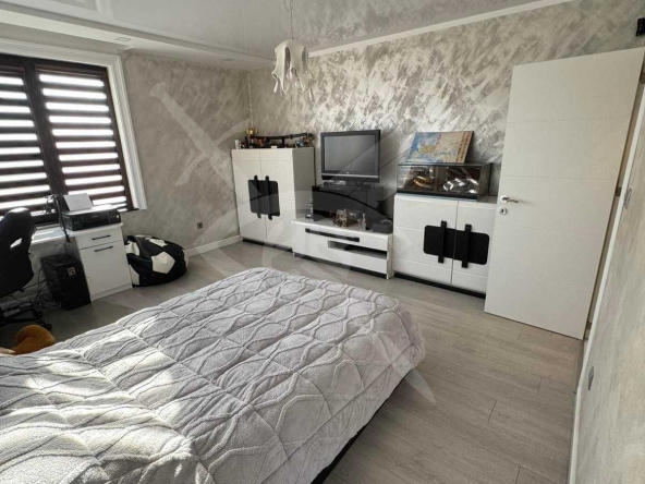 Многостаен апартамент в Пловдив, Остромила - 179 кв.м за 1637 €/кв.м - Снимка #1