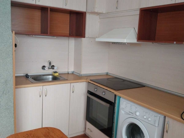 Дава се под наем Двустаен апартамент в Шумен, Добруджански - 60 кв.м за 280.5 € - Снимка #1