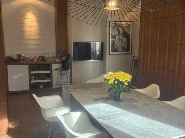 Дава се под наем Тристаен апартамент в София, Толстой - 94 кв.м за 300 € - Снимка #1