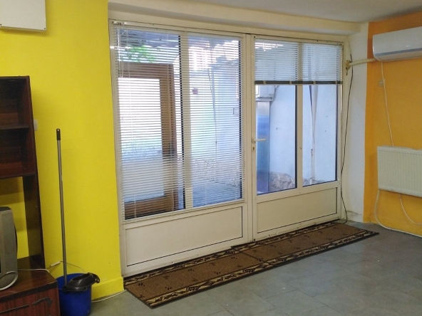 Дава се под наем Къща в Свищов - 50 кв.м за 102 € - Снимка #1