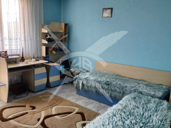 Къща в Карнобат - 270 кв.м за 589 €/кв.м - Снимка #1