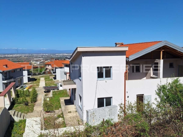 Къща в с. Белащица, Област Пловдив - 1850 кв.м за 541 €/кв.м - Снимка #1