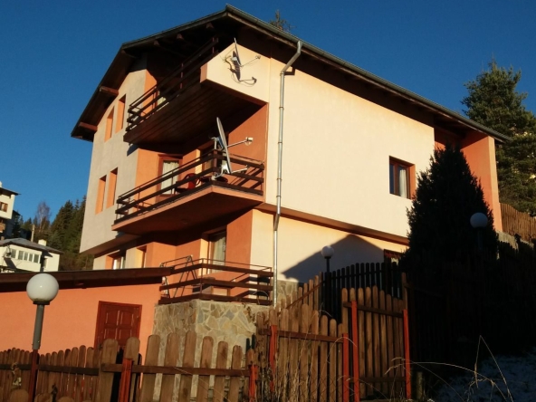 Къща в с. Стойките, Област Смолян - 405 кв.м за 444 €/кв.м - Снимка #1