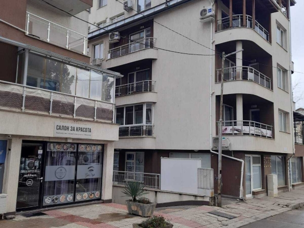 Дава се под наем Тристаен апартамент в София, Белите брези - 119 кв.м за 600 € - Снимка #1