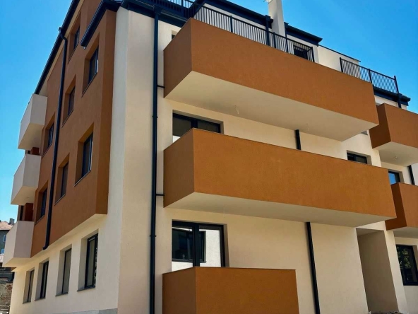 Тристаен апартамент в Търговище, Вароша - 74 кв.м за 1098 €/кв.м - Снимка #1