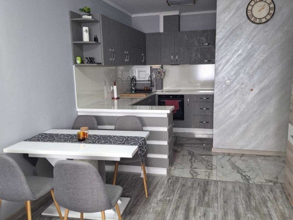 Дава се под наем Двустаен апартамент в Бургас, Меден рудник - зона А - 70 кв.м за 350 € - Снимка #1