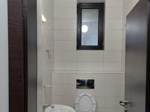 Дава се под наем Двустаен апартамент в Бургас, Възраждане - 51 кв.м за 450 € - Снимка #1