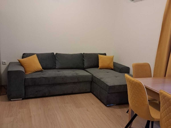 Дава се под наем Двустаен апартамент в Бургас, Изгрев - 55 кв.м за 500 € - Снимка #1