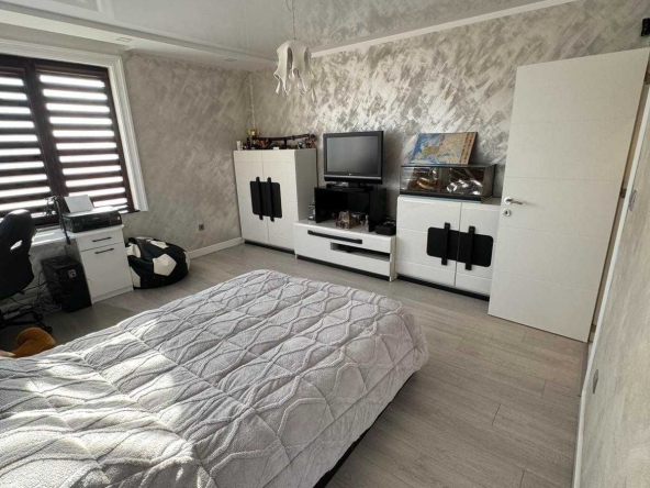 Многостаен апартамент в Пловдив, Остромила - 179 кв.м за 835 €/кв.м - Снимка #1