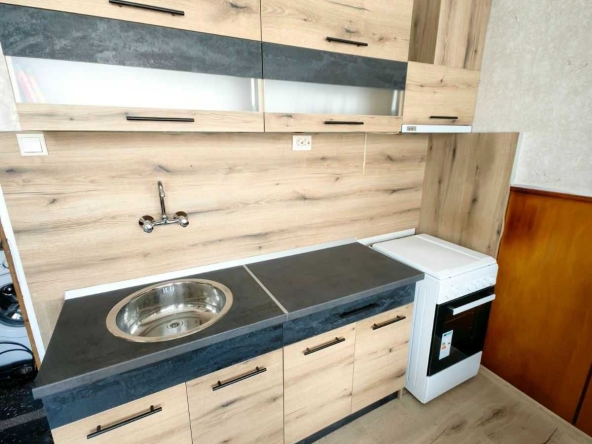 Дава се под наем Двустаен апартамент в Перник, Център - 65 кв.м за 331.5 € - Снимка #1