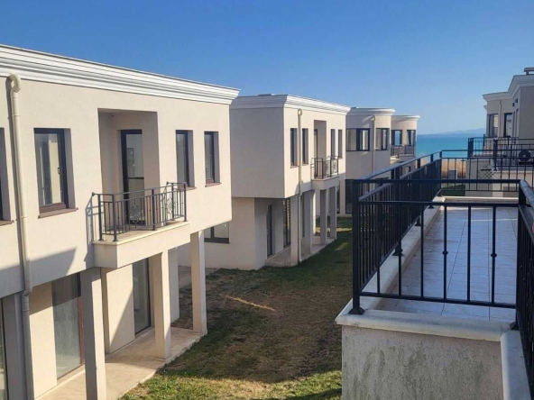 Дава се под наем Къща в Бургас, Сарафово - 140 кв.м за 1000 € - Снимка #1