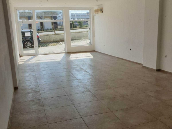 Дава се под наем Магазин в Бургас, Меден рудник - зона А - 80 кв.м за 425 € - Снимка #1