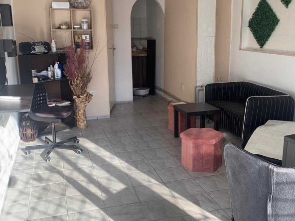 Дава се под наем Магазин в Бургас, Център - 35 кв.м за 76.5 € - Снимка #1