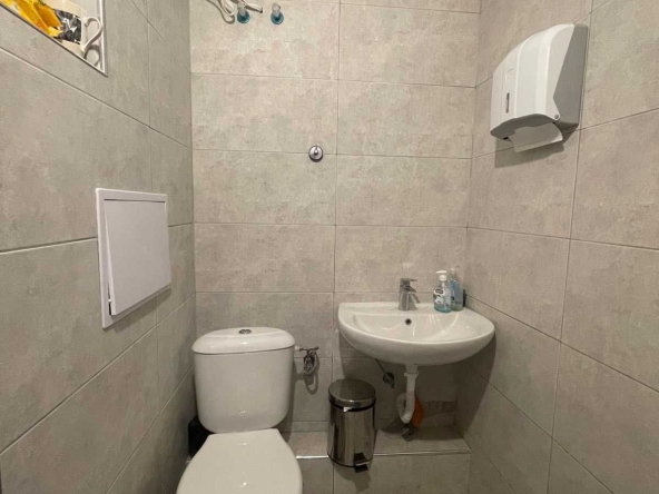 Дава се под наем Офис в Бургас, Зорница - 65 кв.м за 306 € - Снимка #1