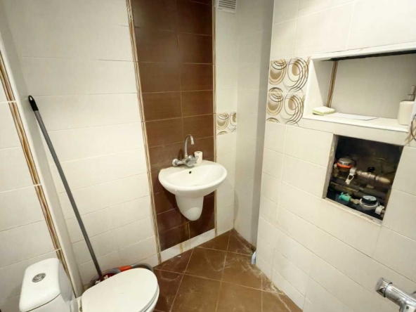 Двустаен апартамент в Перник, Център - 56 кв.м за 1518 €/кв.м - Снимка #1